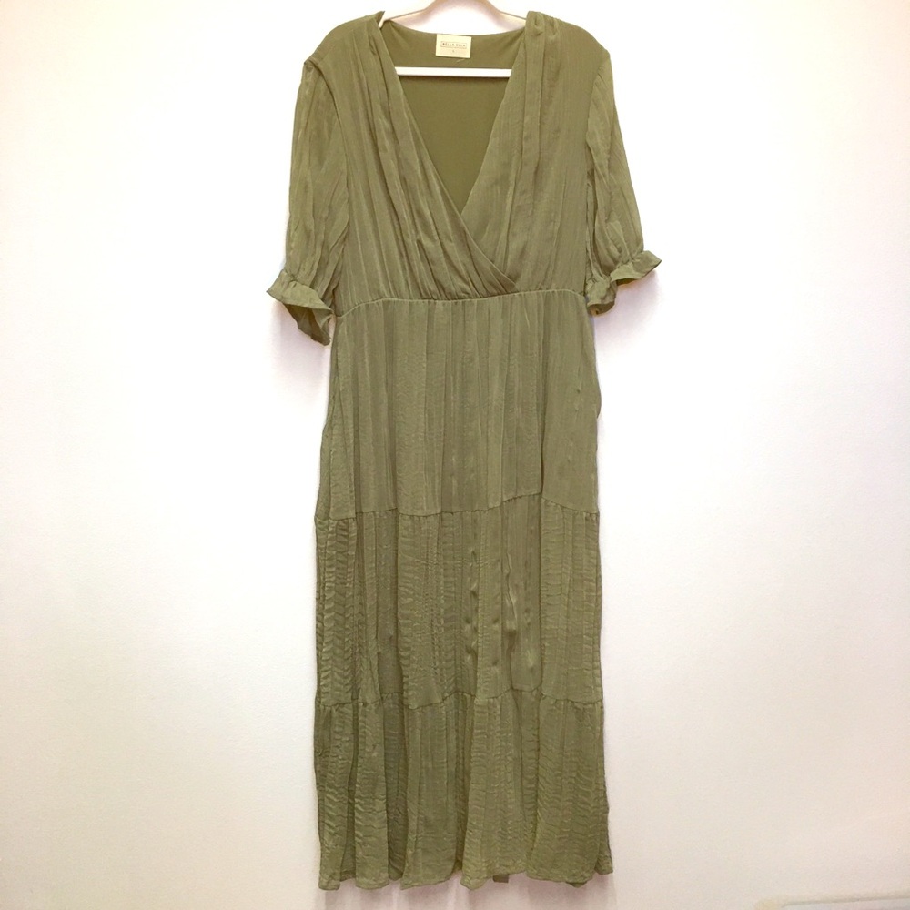 Bella Ella Short Sleeve Tiered Midi Dress Large Green Boho Relaxed Fit